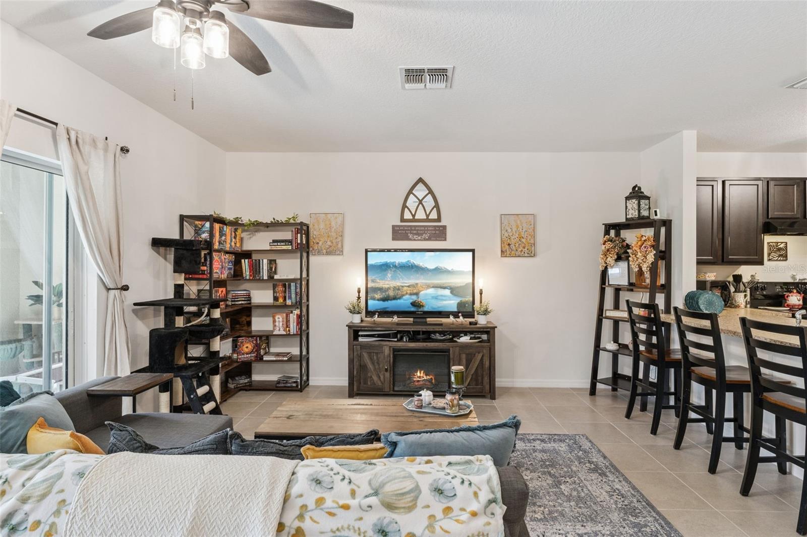 Image 11 of 40 For 427 Arbor Lakes Drive