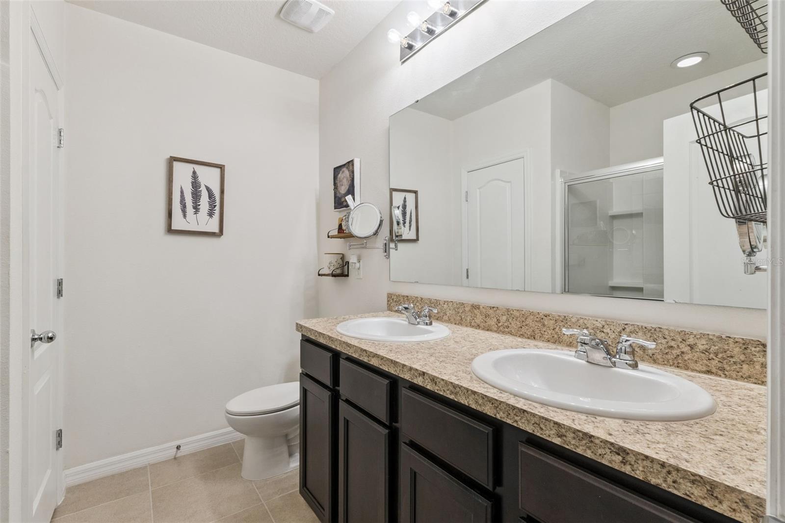 Image 22 of 40 For 427 Arbor Lakes Drive