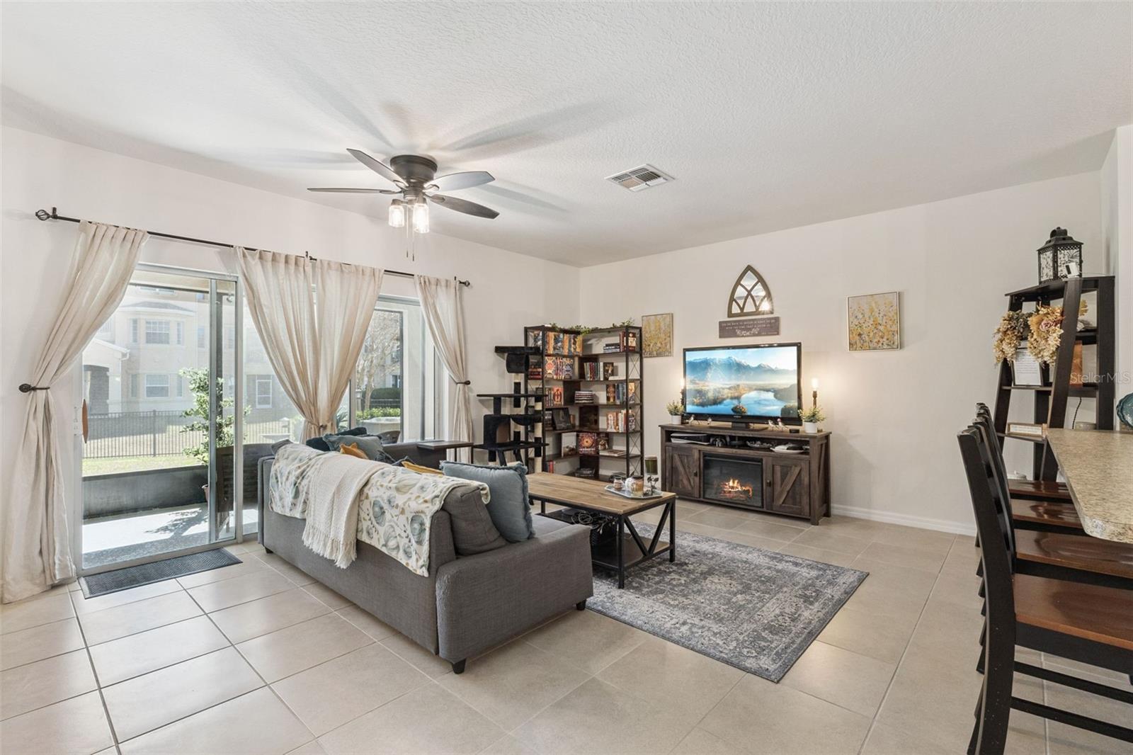 Image 6 of 40 For 427 Arbor Lakes Drive