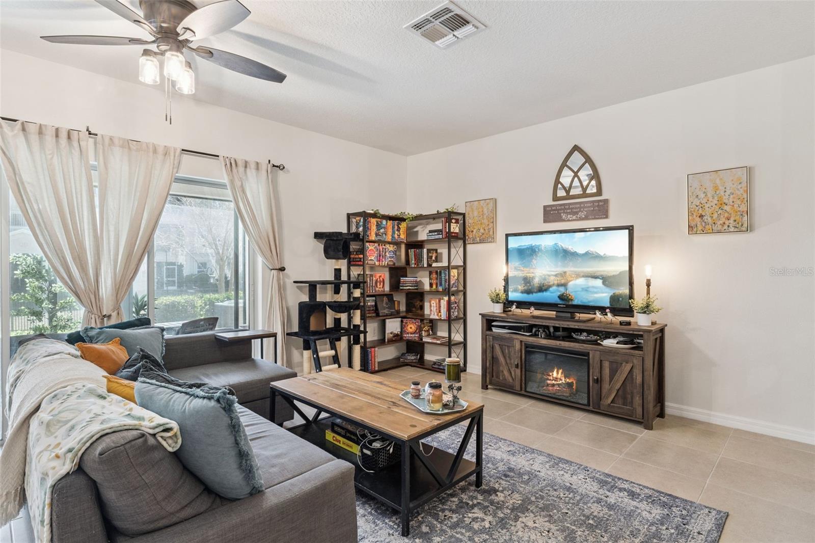 Image 7 of 40 For 427 Arbor Lakes Drive