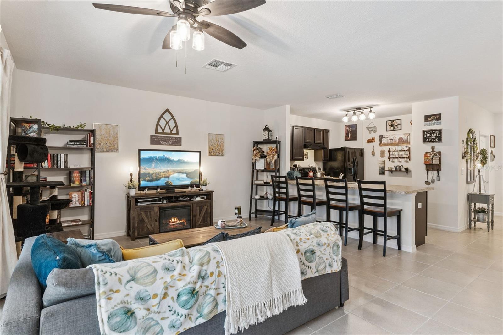 Image 8 of 40 For 427 Arbor Lakes Drive