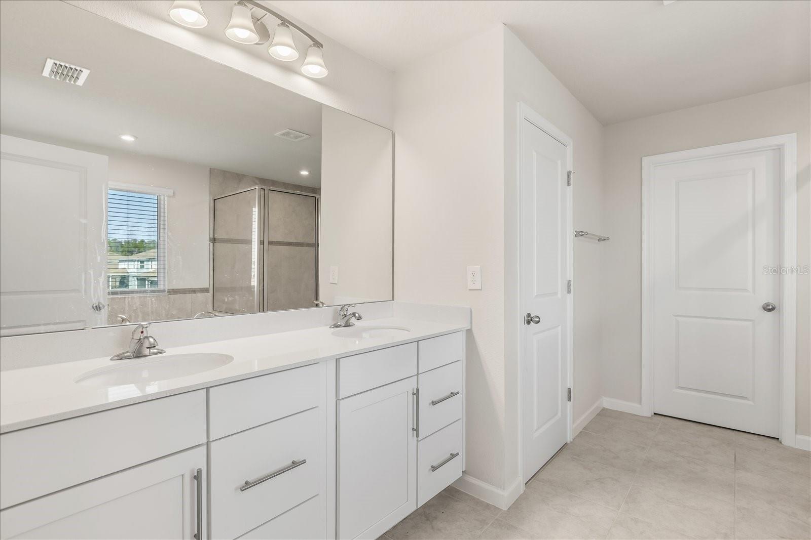 Image 14 of 26 For 2431 Tudor Rose Drive