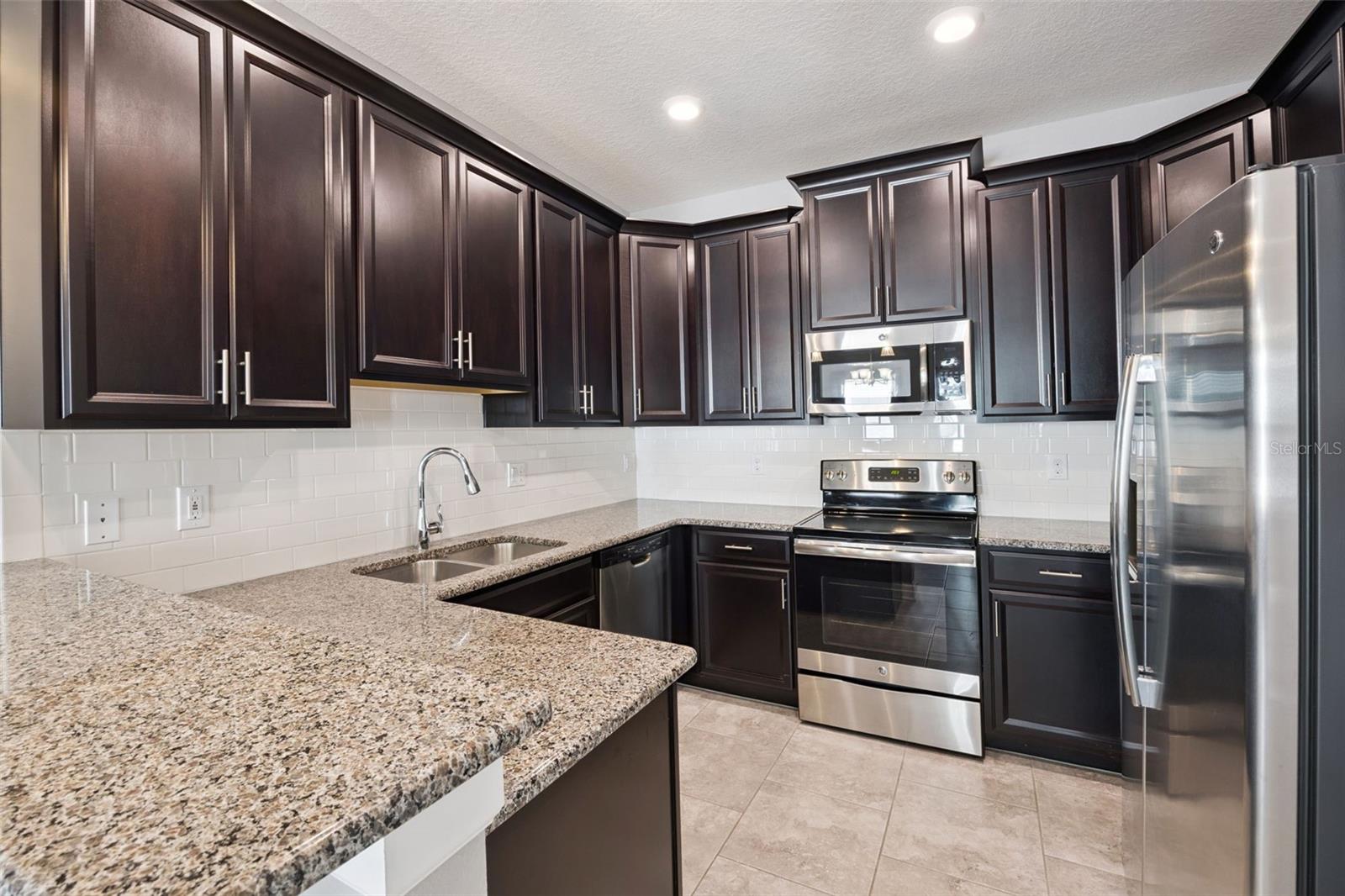 Image 4 of 29 For 3825 Quaint Lane F