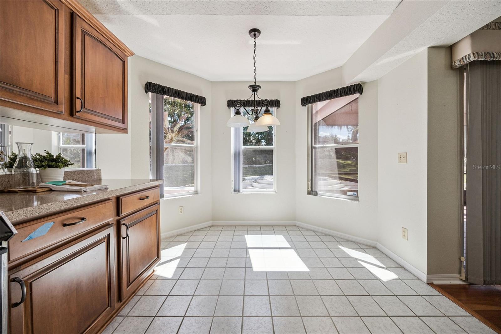 Image 13 of 43 For 108 Oak View Circle