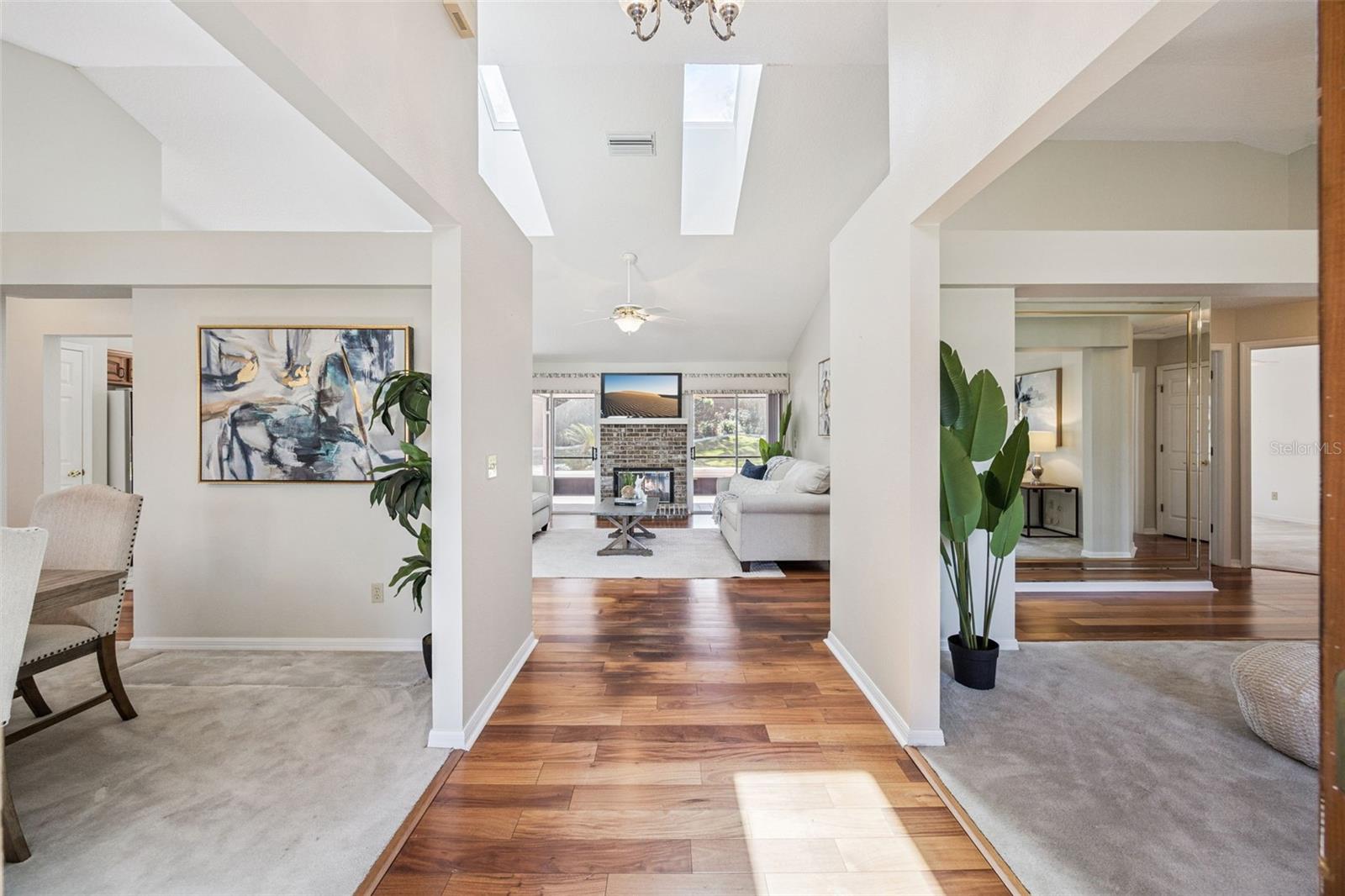 Image 19 of 43 For 108 Oak View Circle