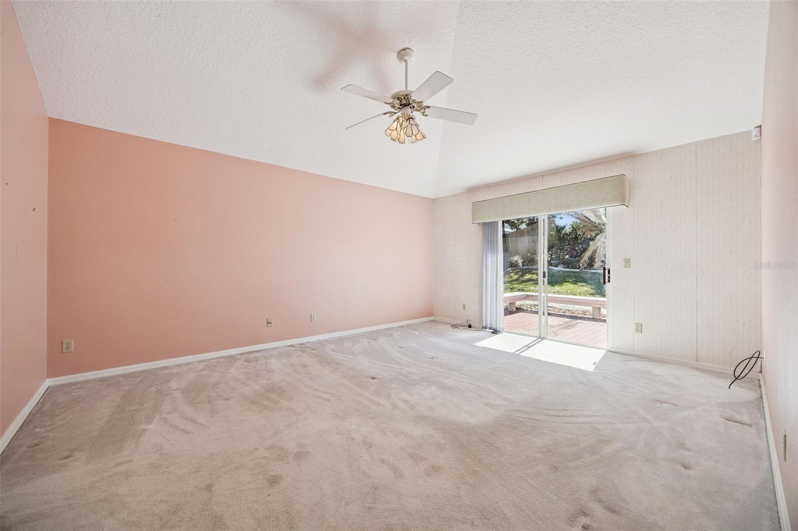 Image 22 of 43 For 108 Oak View Circle