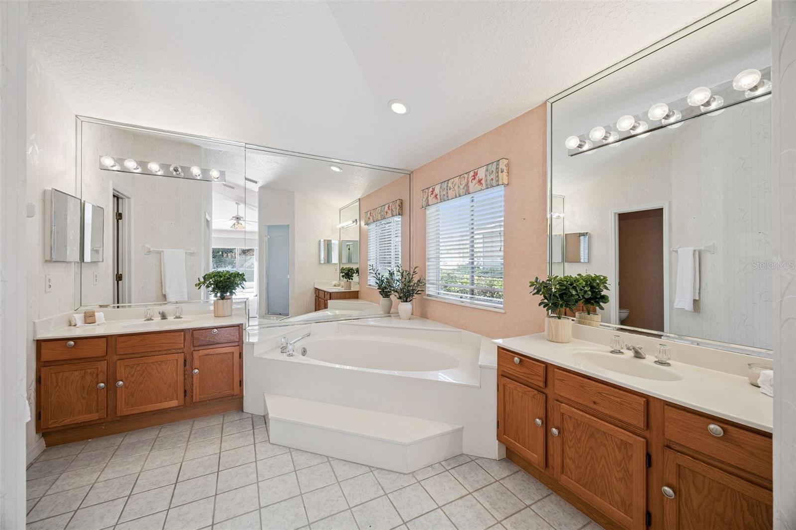 Image 23 of 43 For 108 Oak View Circle