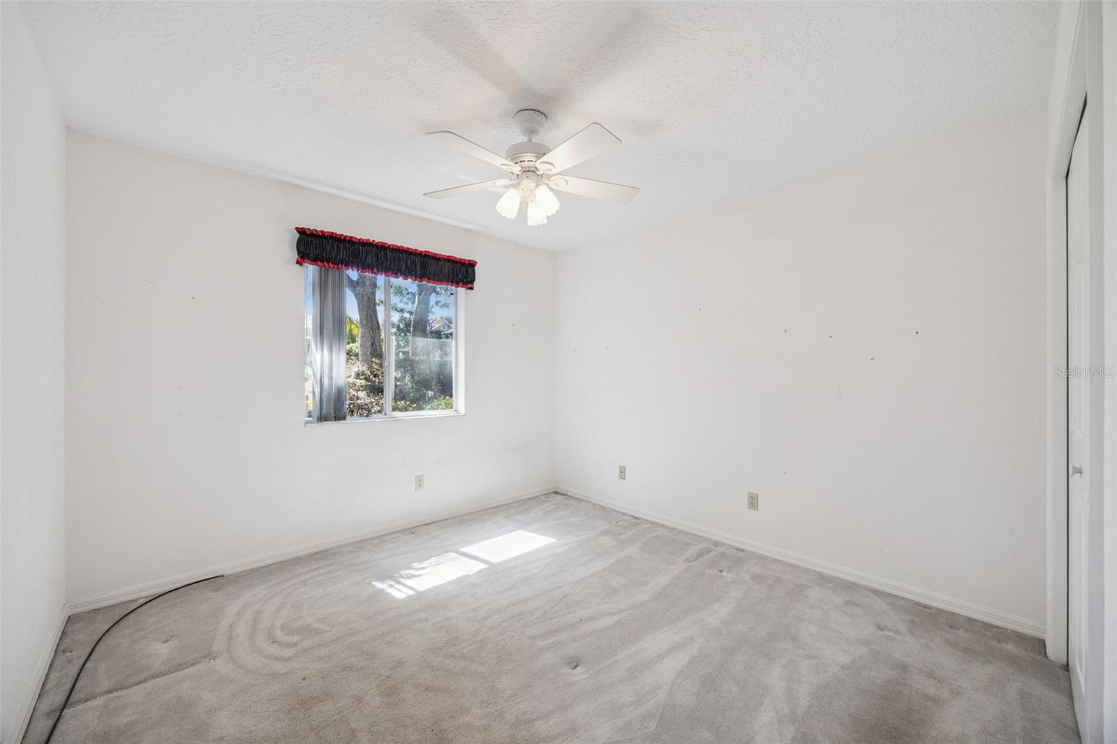 Image 31 of 43 For 108 Oak View Circle