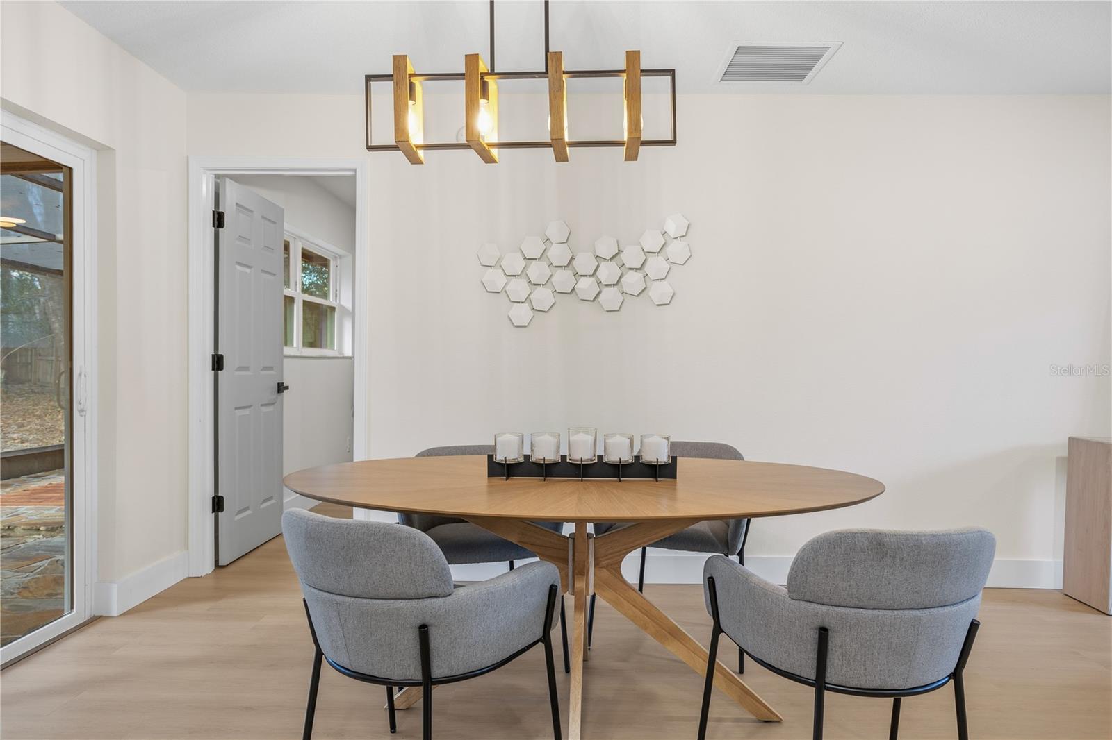 Image 15 of 49 For 1636 Sandpiper Trail