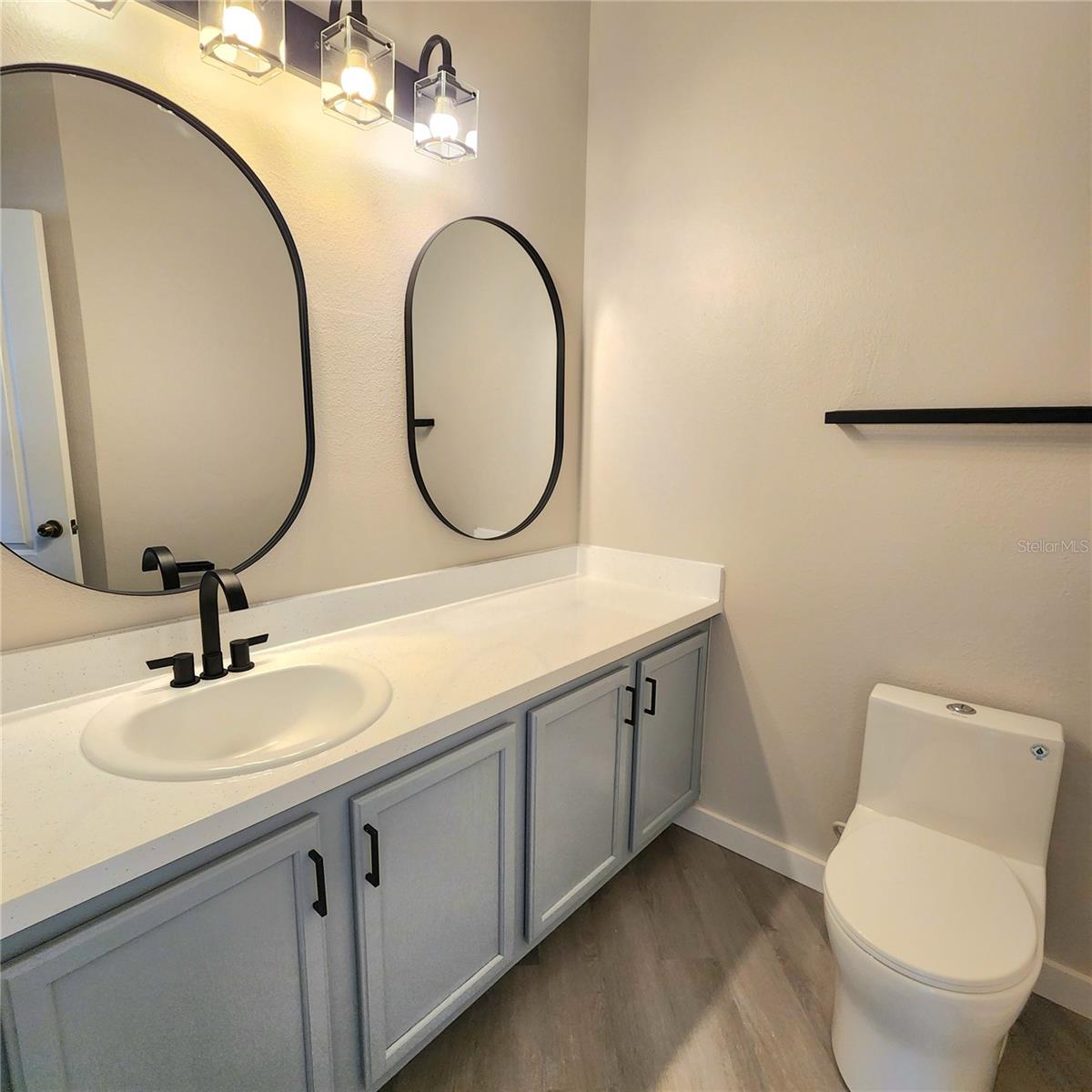 Image 18 of 27 For 10672 Savannah Wood Drive 101