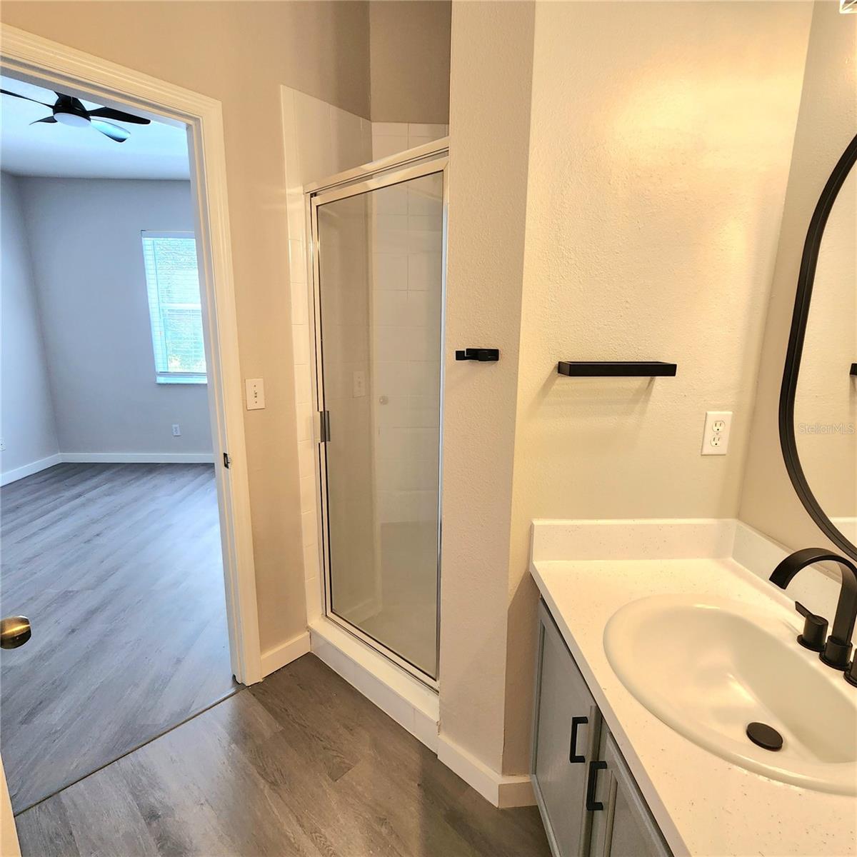 Image 19 of 27 For 10672 Savannah Wood Drive 101