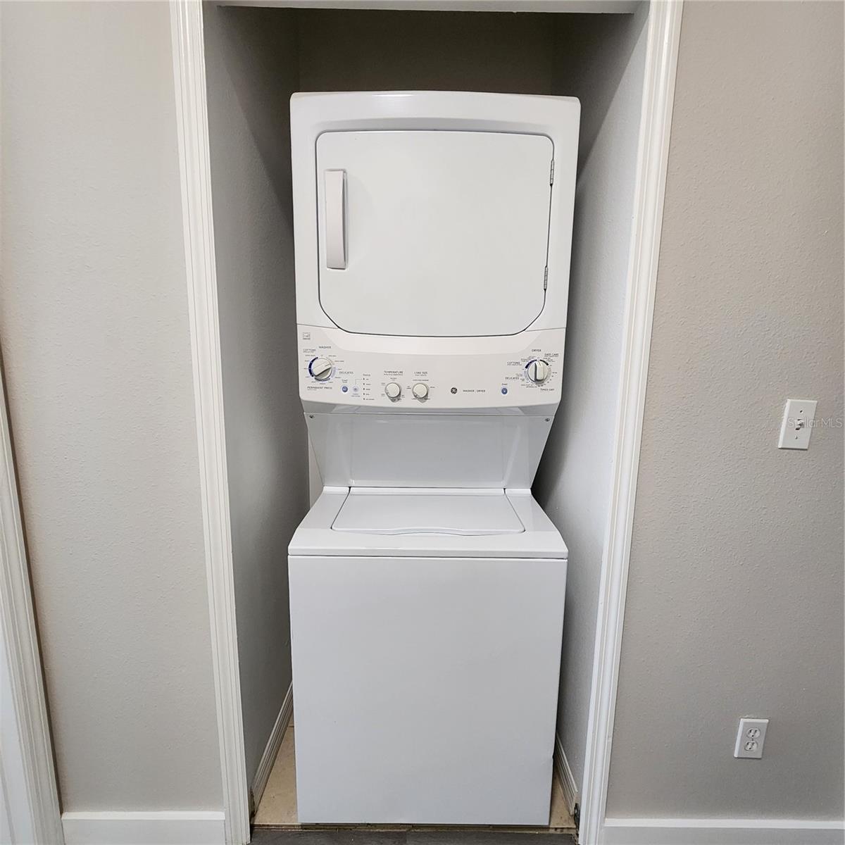 Image 20 of 27 For 10672 Savannah Wood Drive 101