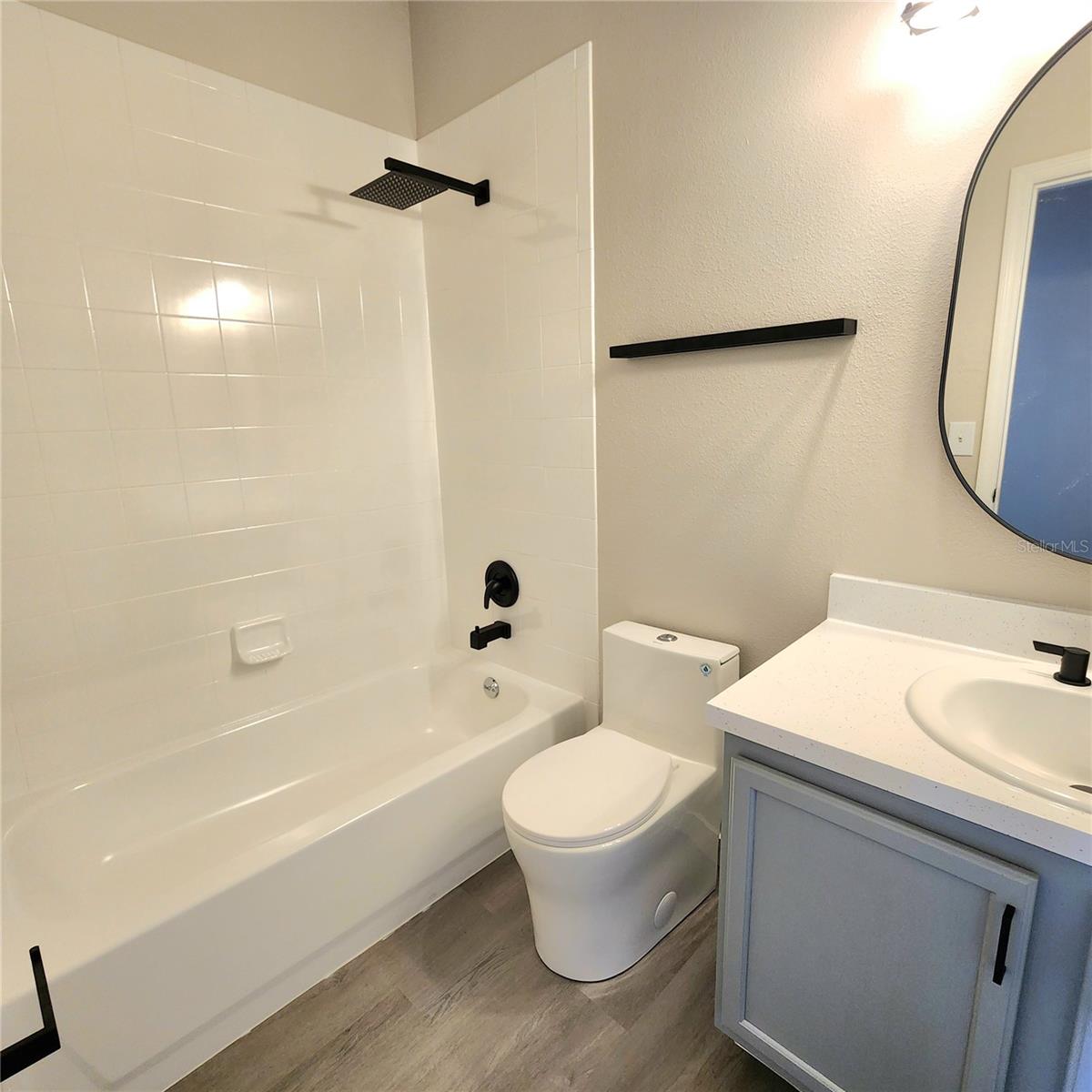 Image 25 of 27 For 10672 Savannah Wood Drive 101