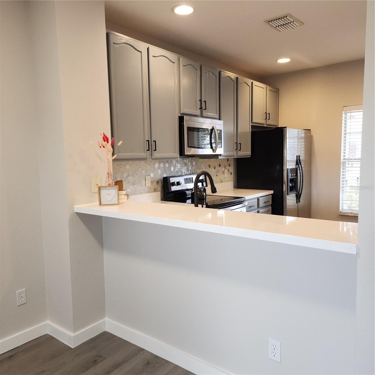 Image 6 of 27 For 10672 Savannah Wood Drive 101