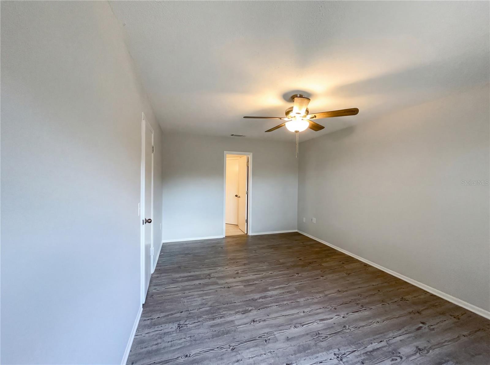 Image 11 of 21 For 2041 Spencer Street