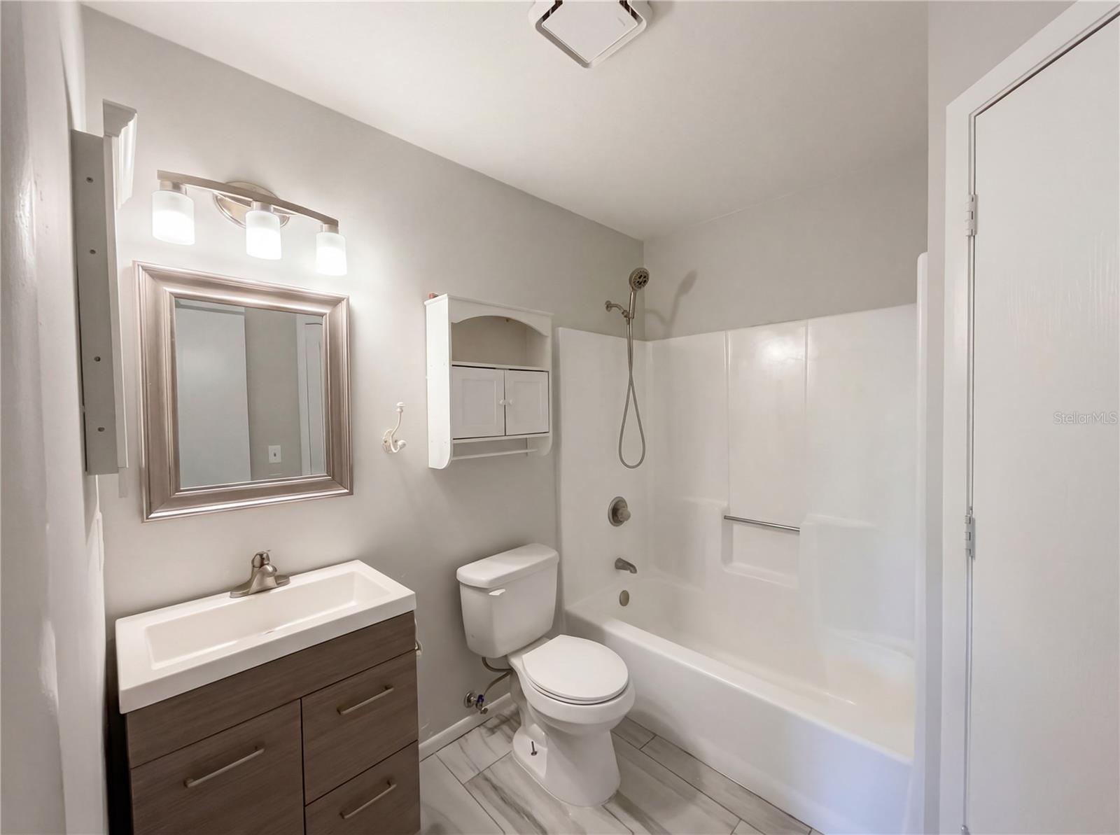 Image 12 of 21 For 2041 Spencer Street