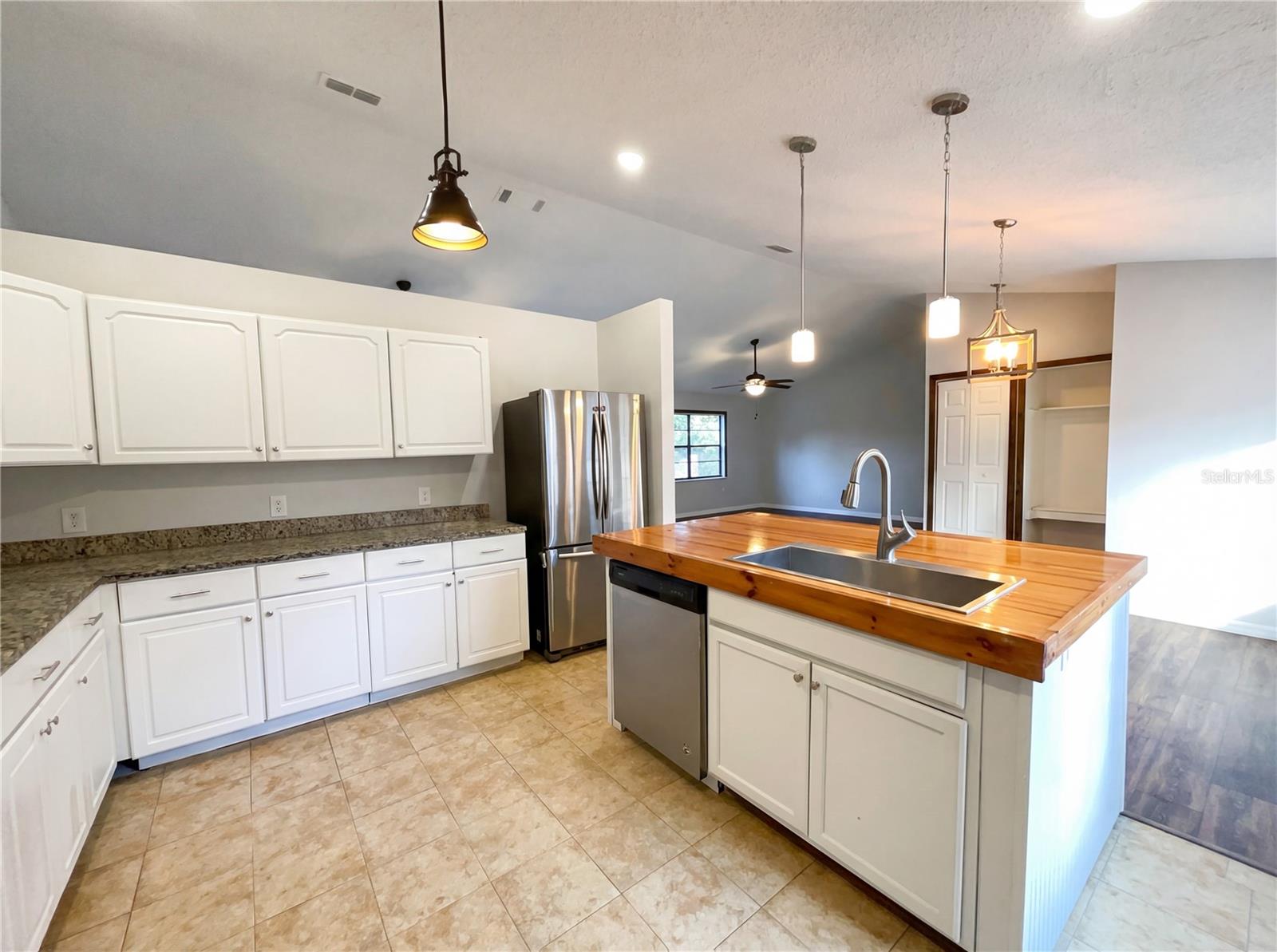 Image 8 of 21 For 2041 Spencer Street