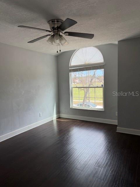 Image 10 of 12 For 1928 Larkwood Drive