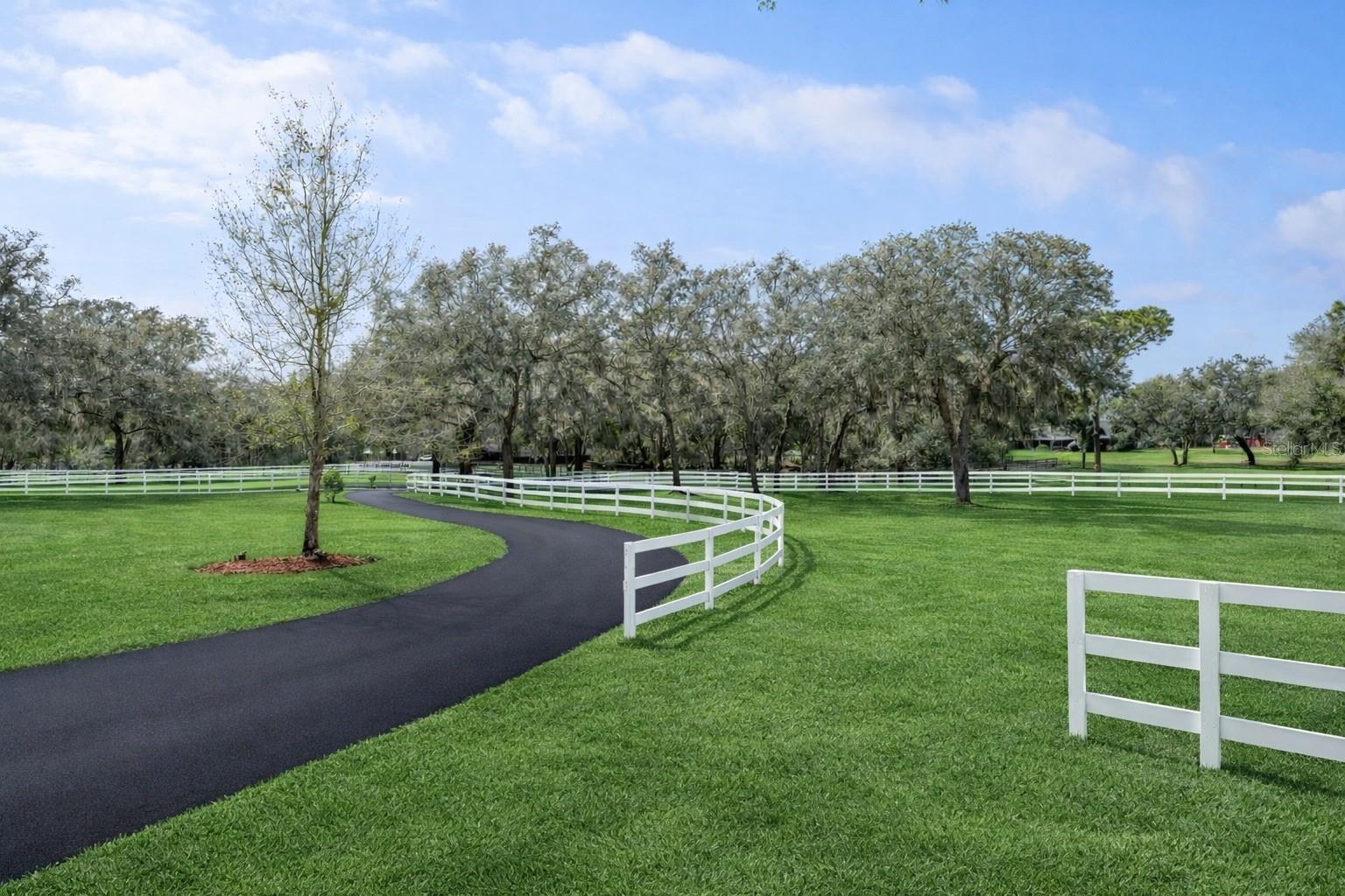 Image 17 of 79 For 33015 Sahara Court