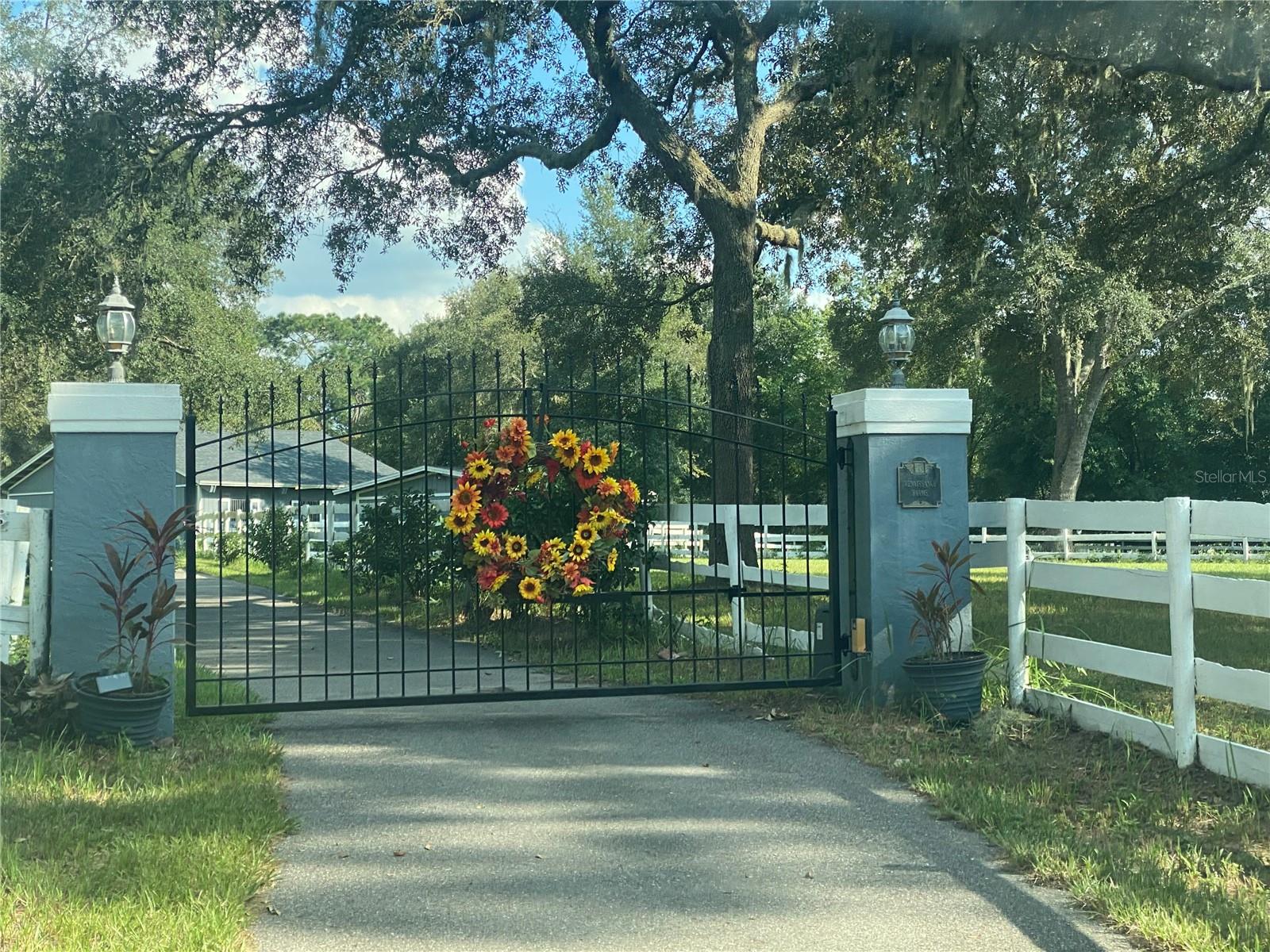 Image 23 of 79 For 33015 Sahara Court