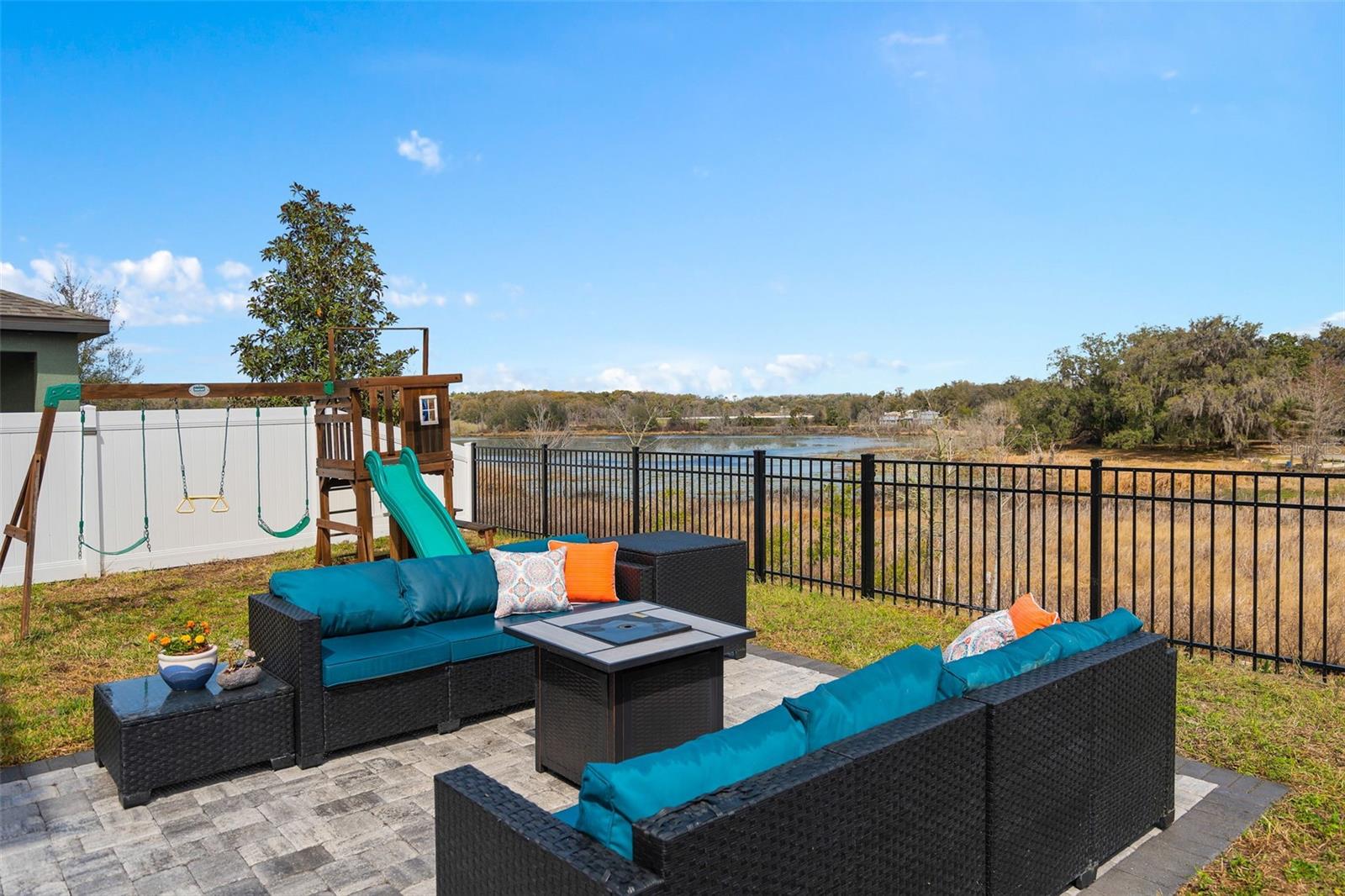 Image 3 of 40 For 2336 Litchfield Loop