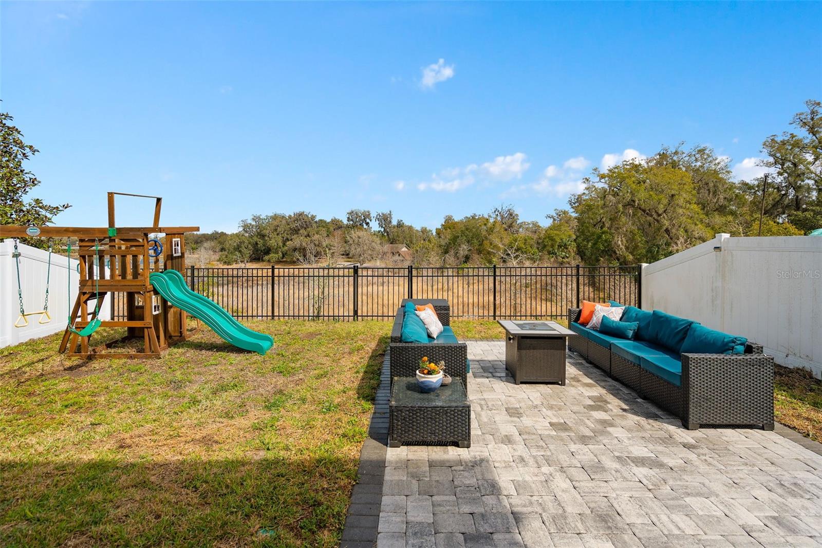 Image 34 of 40 For 2336 Litchfield Loop