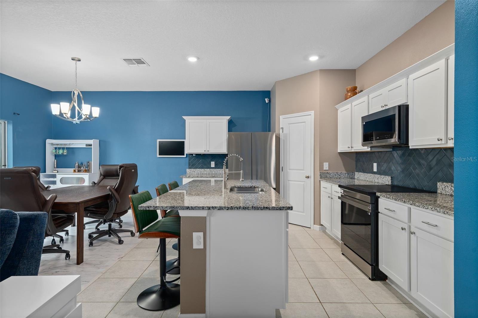 Image 6 of 40 For 2336 Litchfield Loop