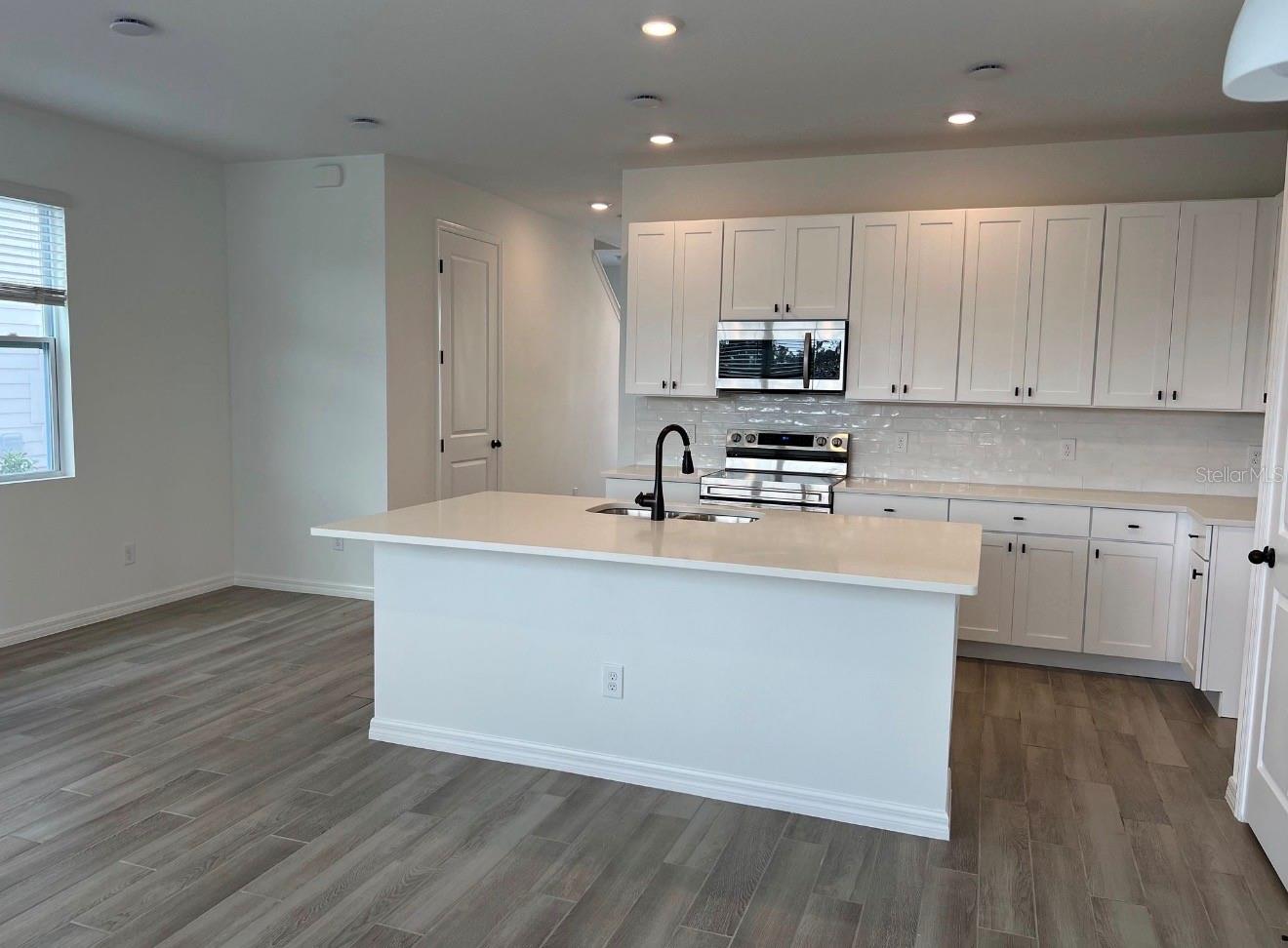 Image 6 of 17 For 815 Longboat Drive