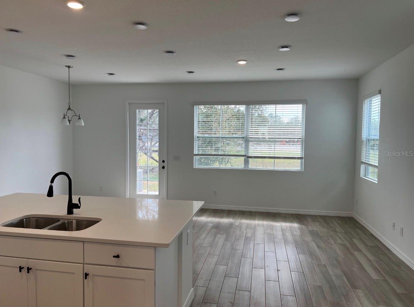 Image 8 of 17 For 815 Longboat Drive