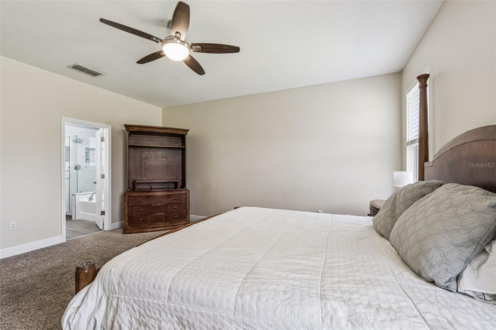 Image 10 of 32 For 10263 Malpas Point