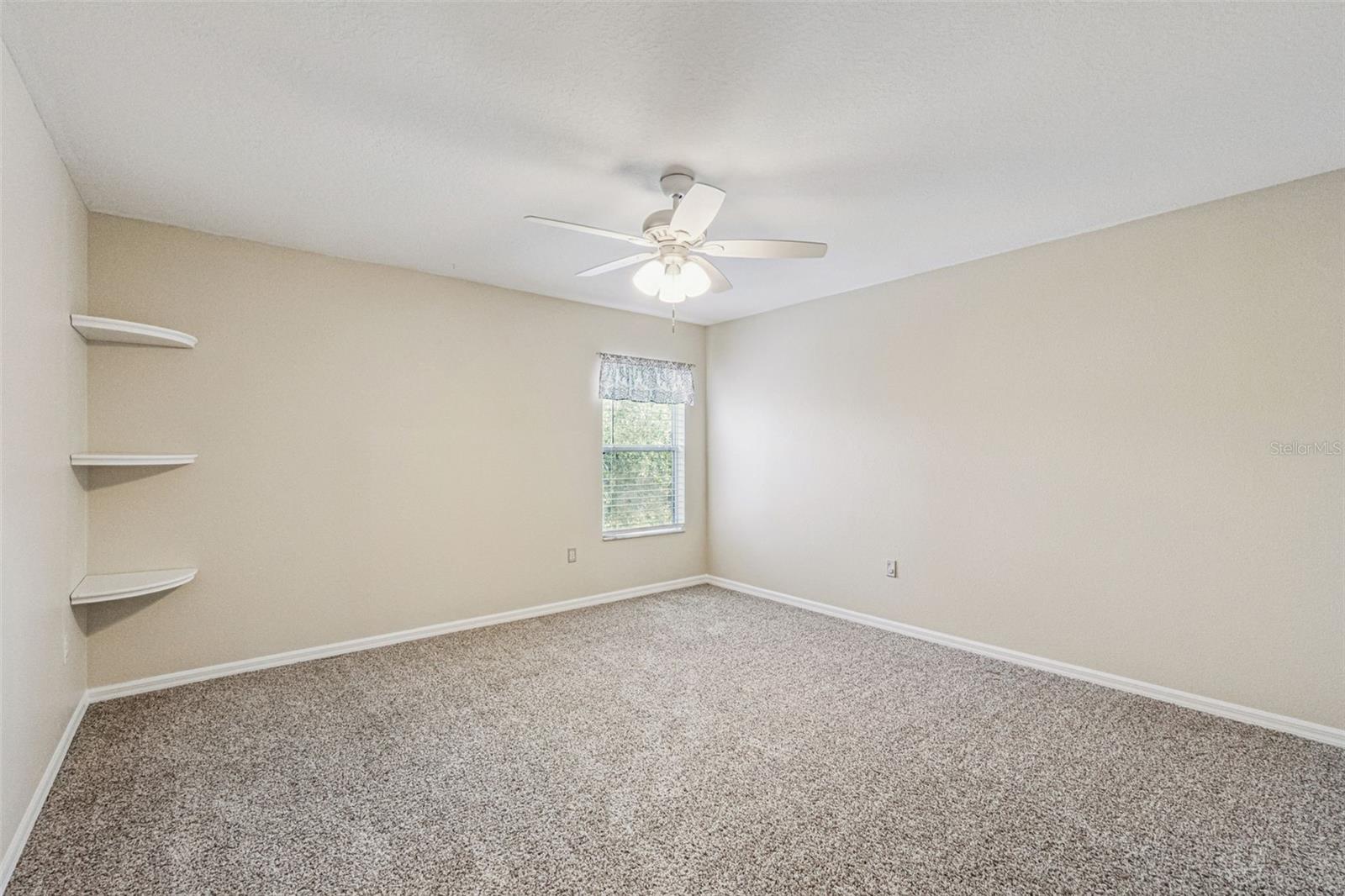 Image 22 of 32 For 10263 Malpas Point