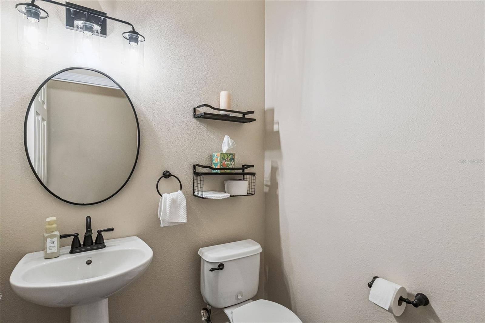 Image 24 of 32 For 10263 Malpas Point