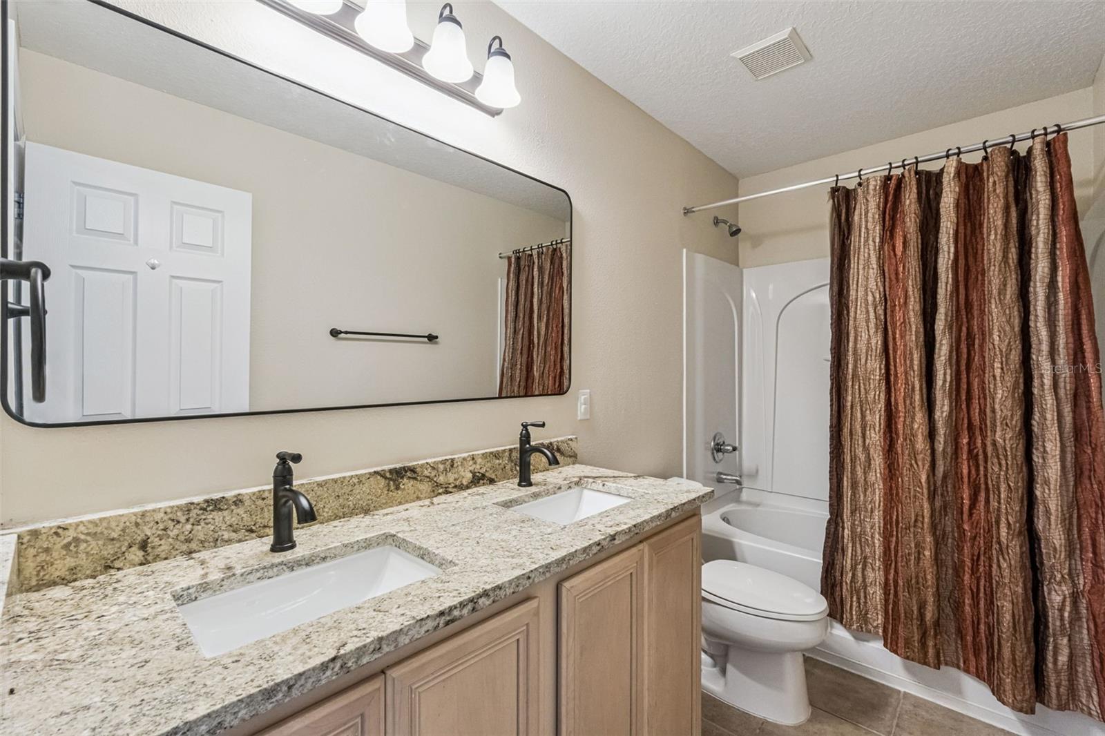 Image 25 of 32 For 10263 Malpas Point