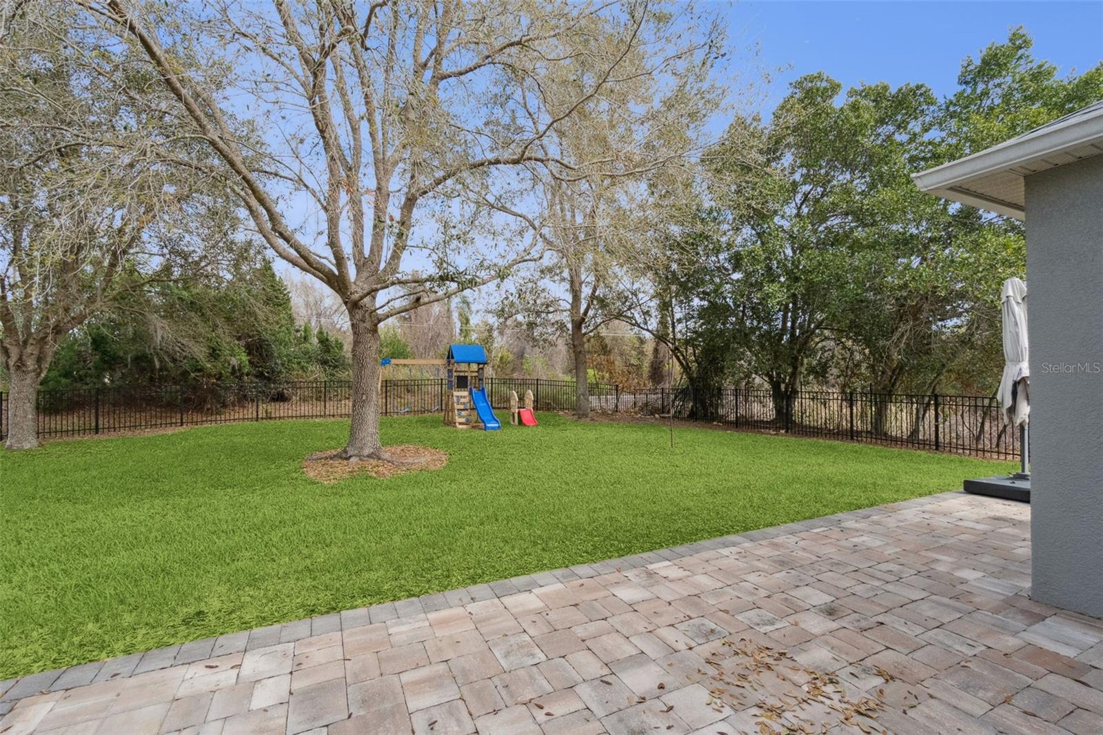 Image 28 of 32 For 10263 Malpas Point