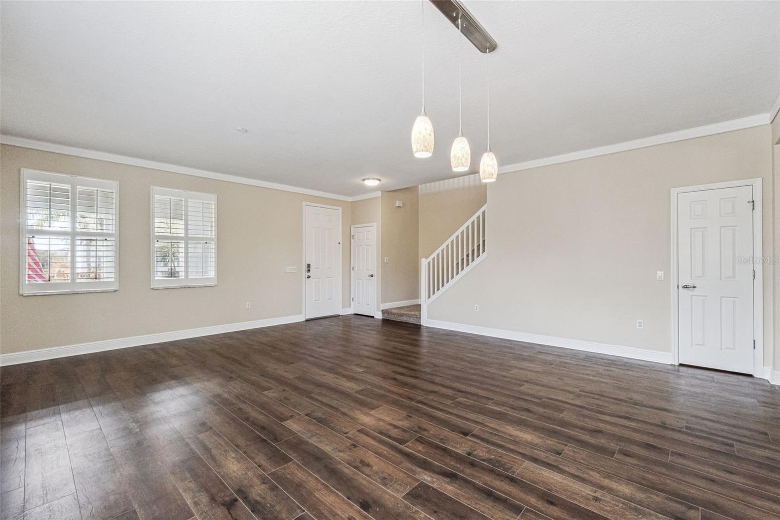 Image 3 of 32 For 10263 Malpas Point