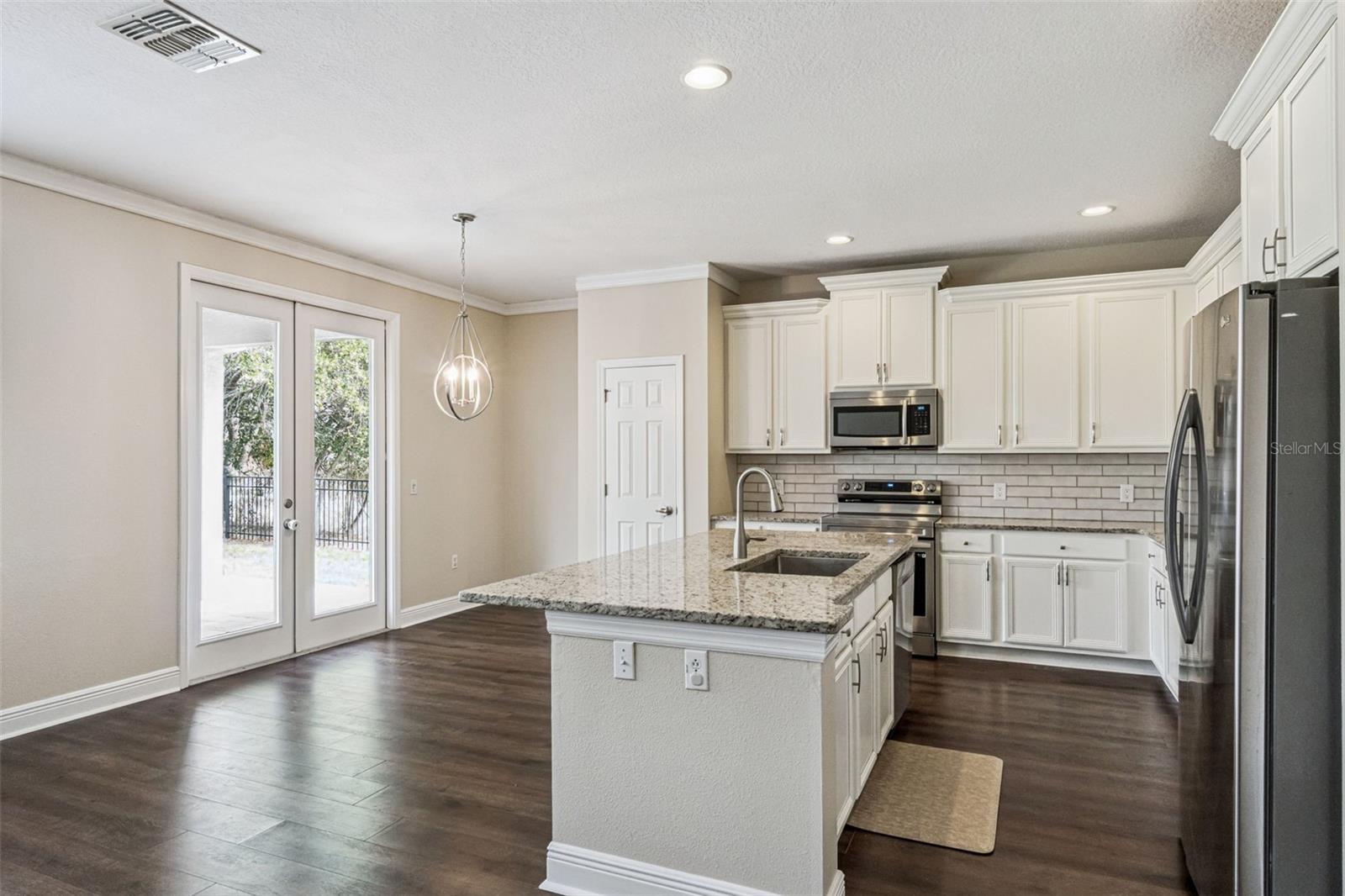 Image 5 of 32 For 10263 Malpas Point