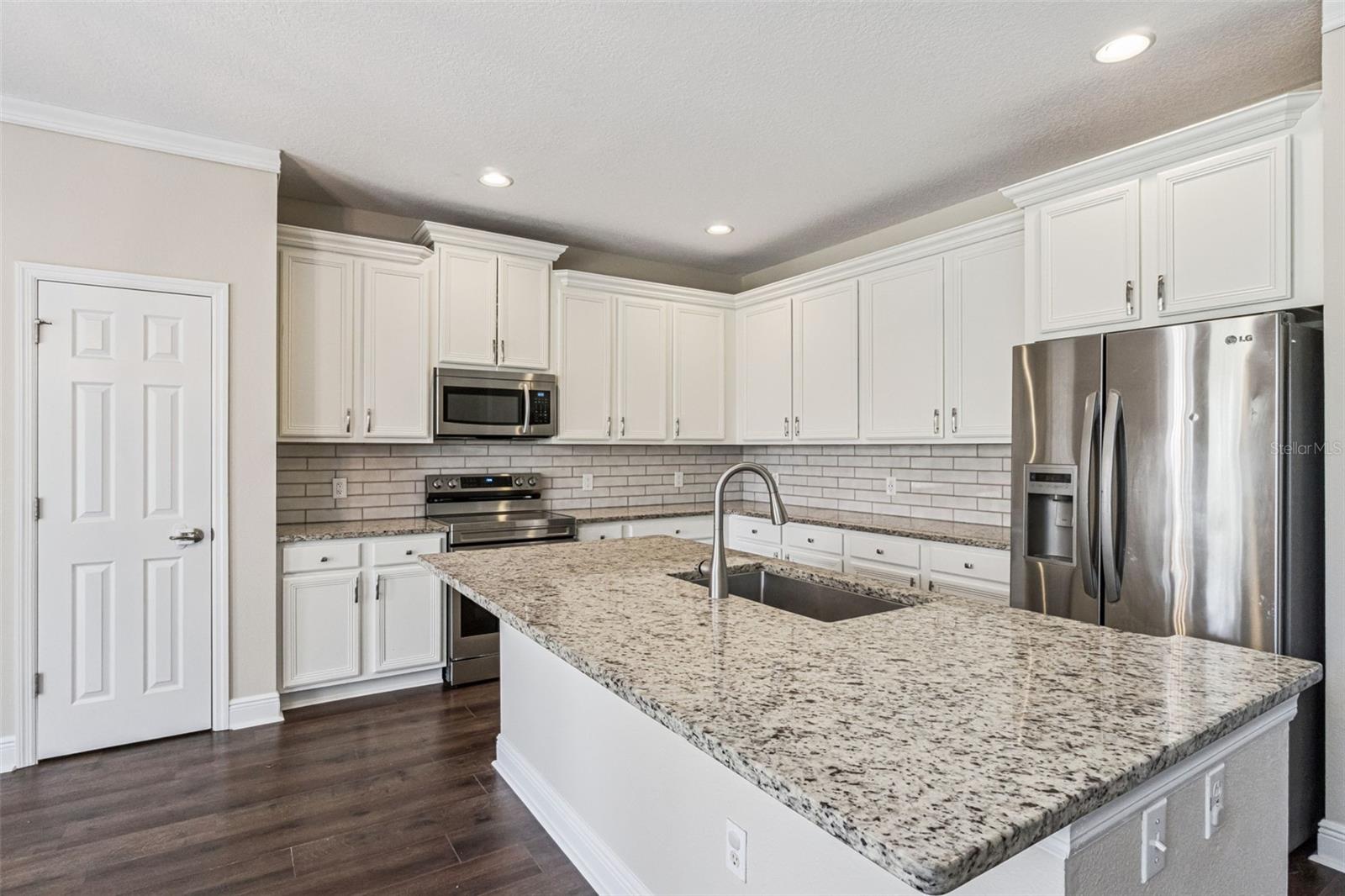 Image 6 of 32 For 10263 Malpas Point