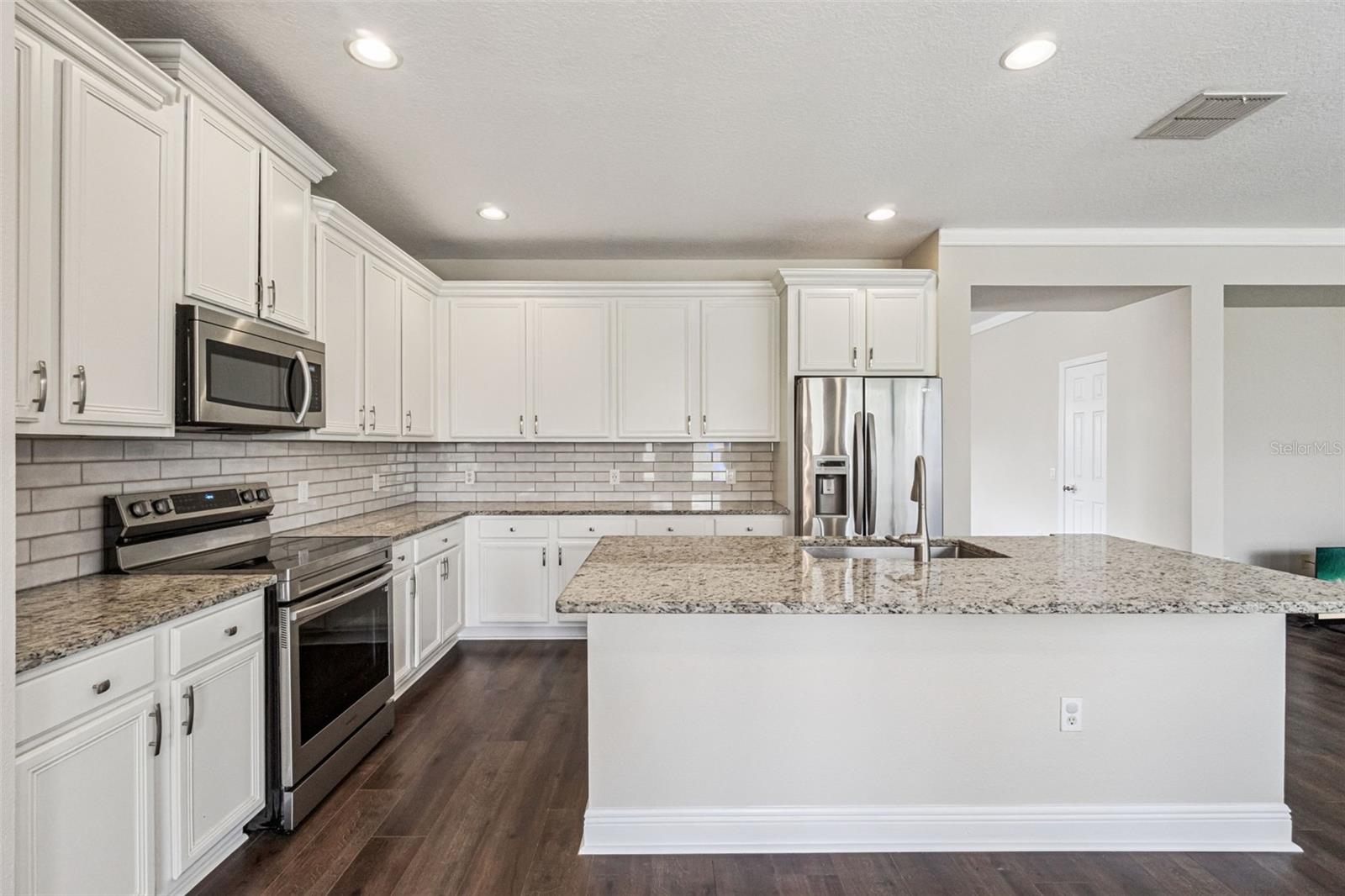 Image 8 of 32 For 10263 Malpas Point