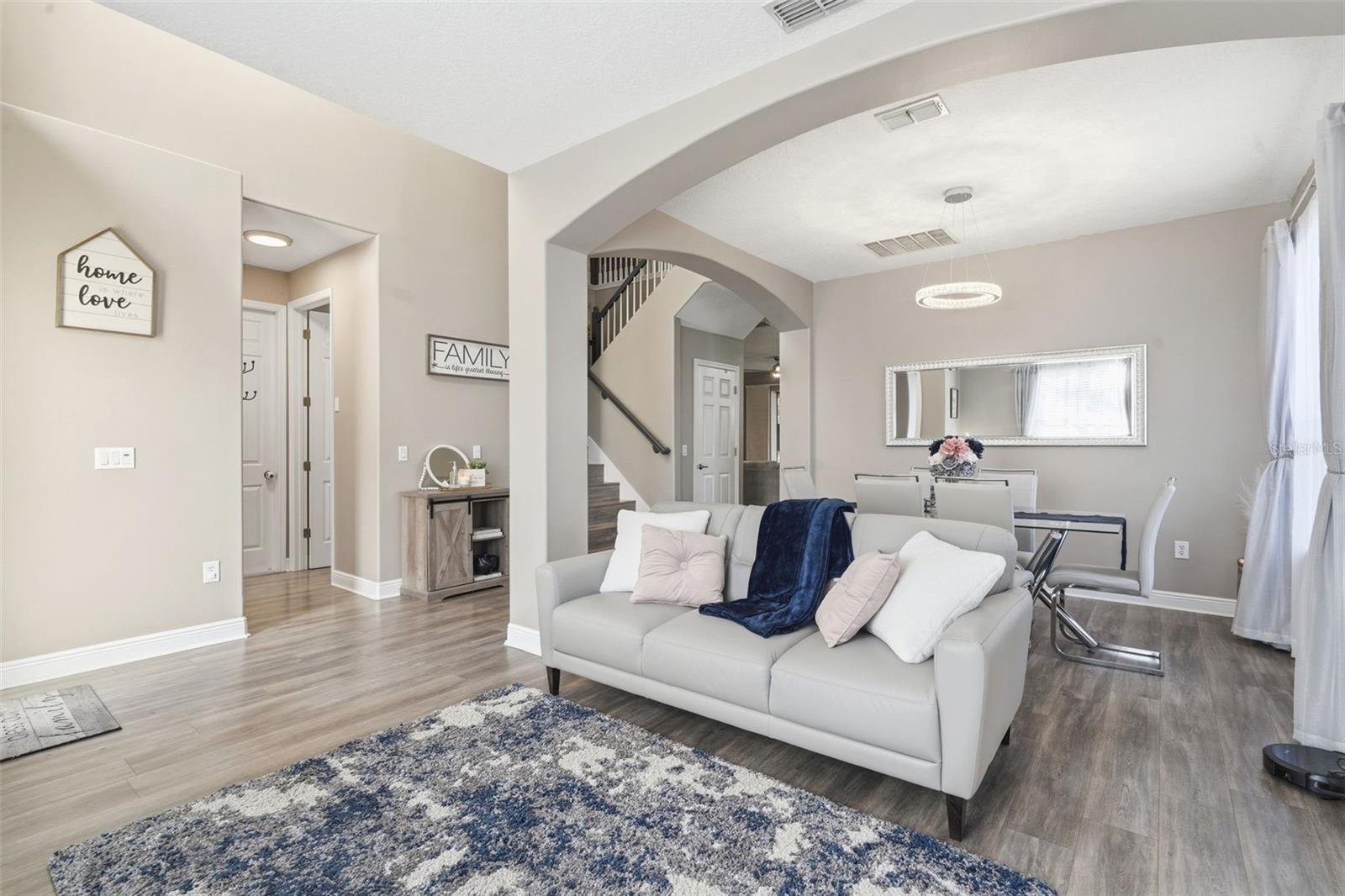 Image 15 of 59 For 119 Elissar Drive