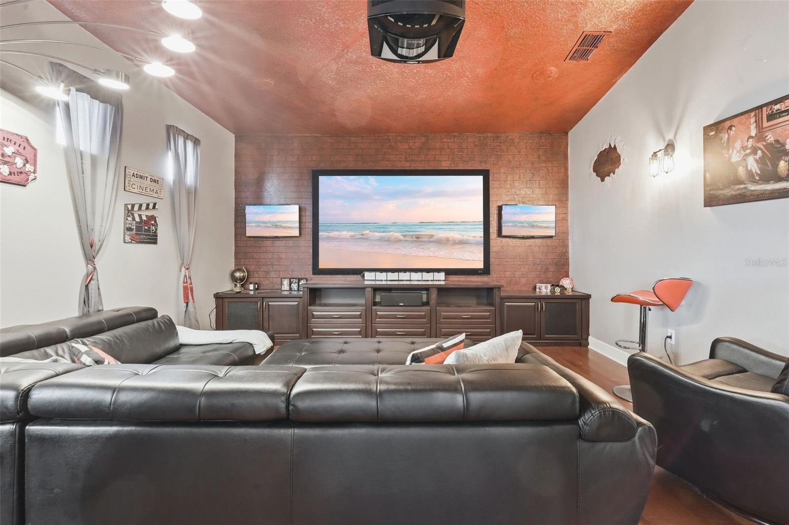 Image 27 of 59 For 119 Elissar Drive