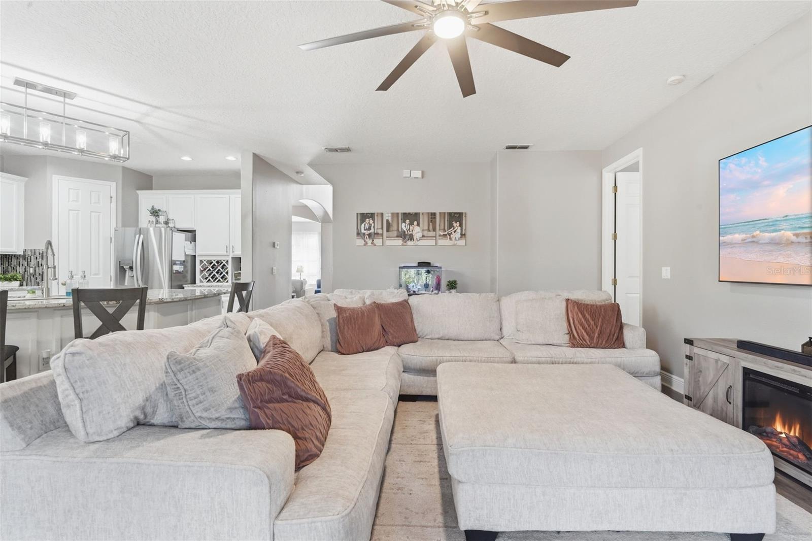 Image 8 of 59 For 119 Elissar Drive