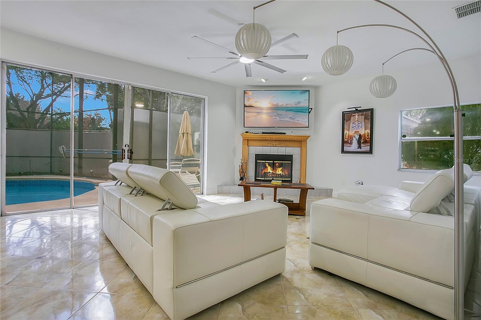 Image 4 of 35 For 7866 Bardmoor Hill Circle