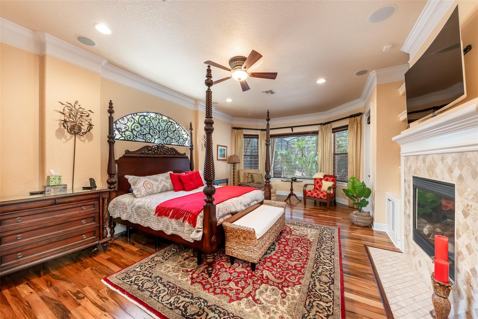 Listing photo id 15 for 5436 Maple Ridge Court