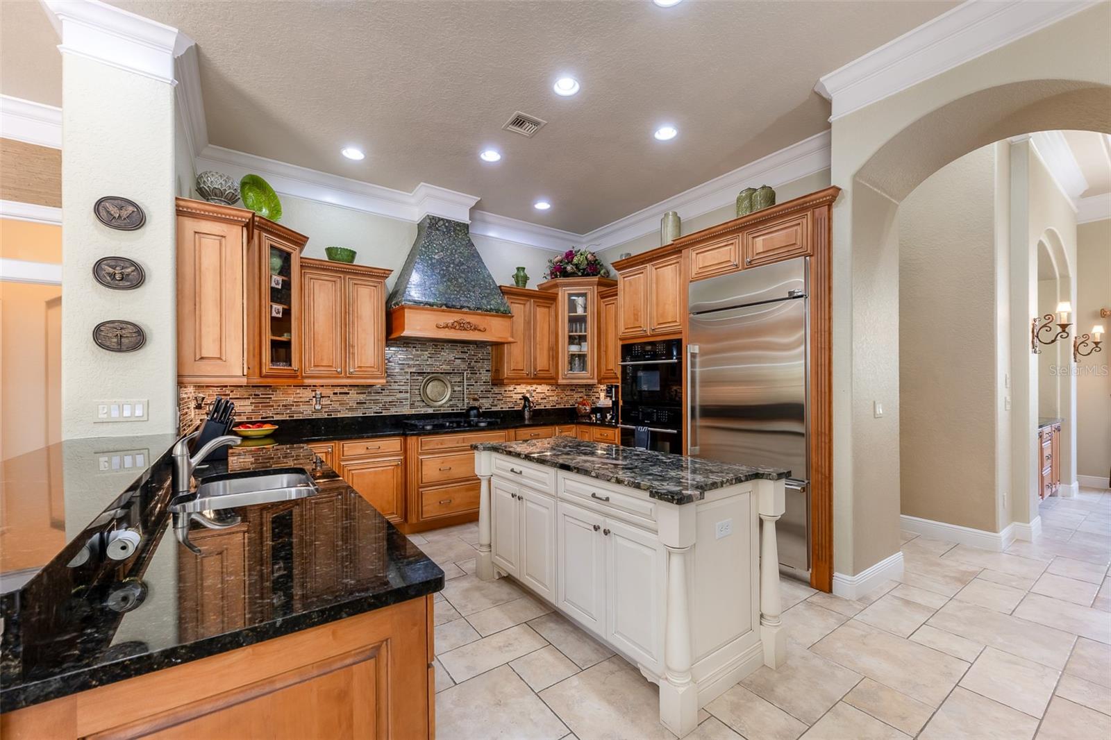 Listing photo id 19 for 5436 Maple Ridge Court