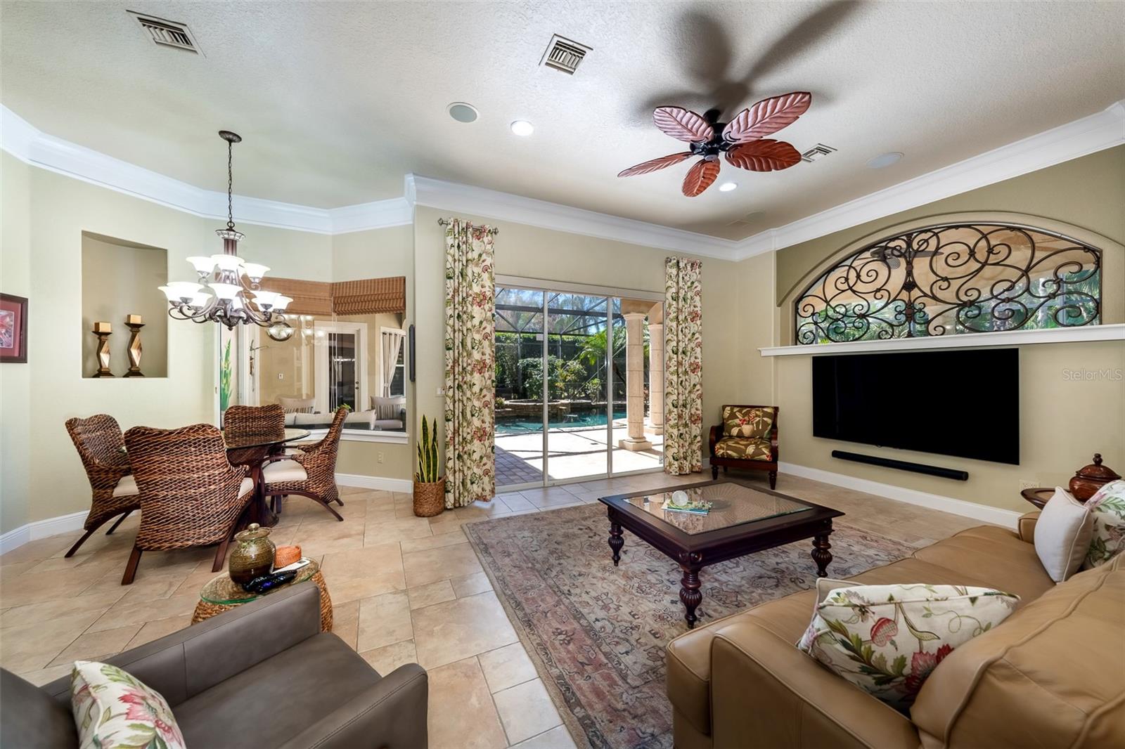 Listing photo id 23 for 5436 Maple Ridge Court