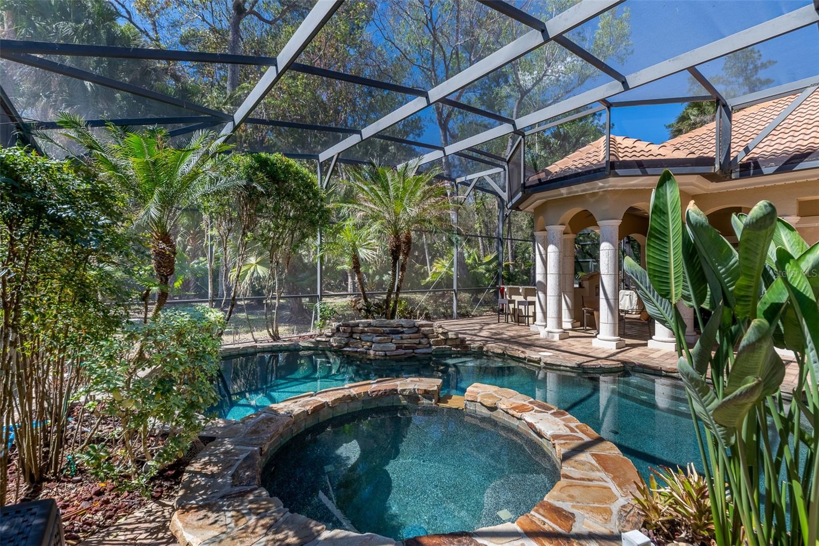 Listing photo id 35 for 5436 Maple Ridge Court