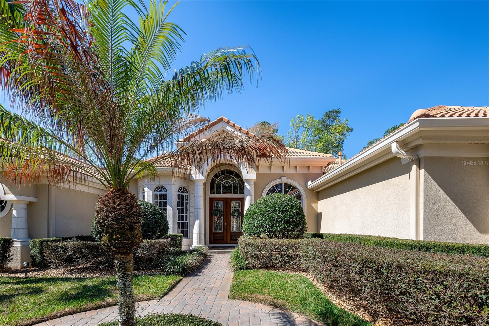 Listing photo id 2 for 5436 Maple Ridge Court