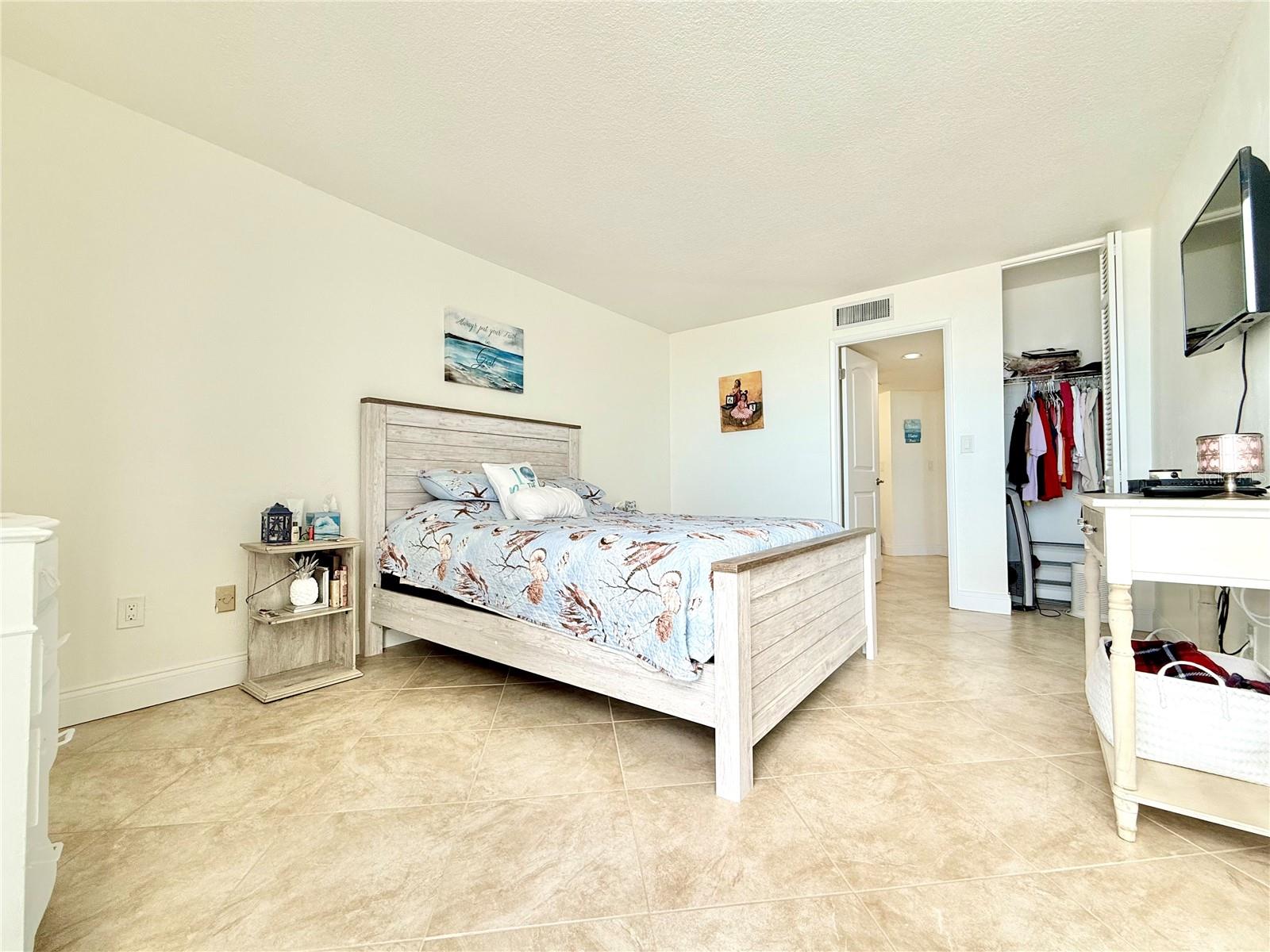 Image 3 of 54 For 3047 Atlantic Avenue 305