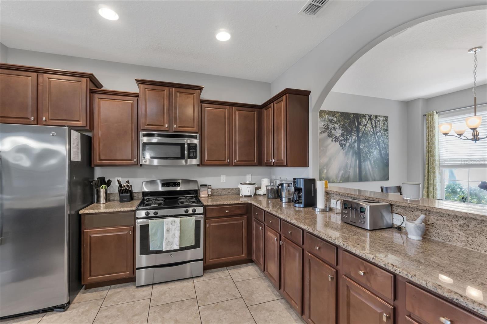 Image 10 of 45 For 4127 Oaktree Drive