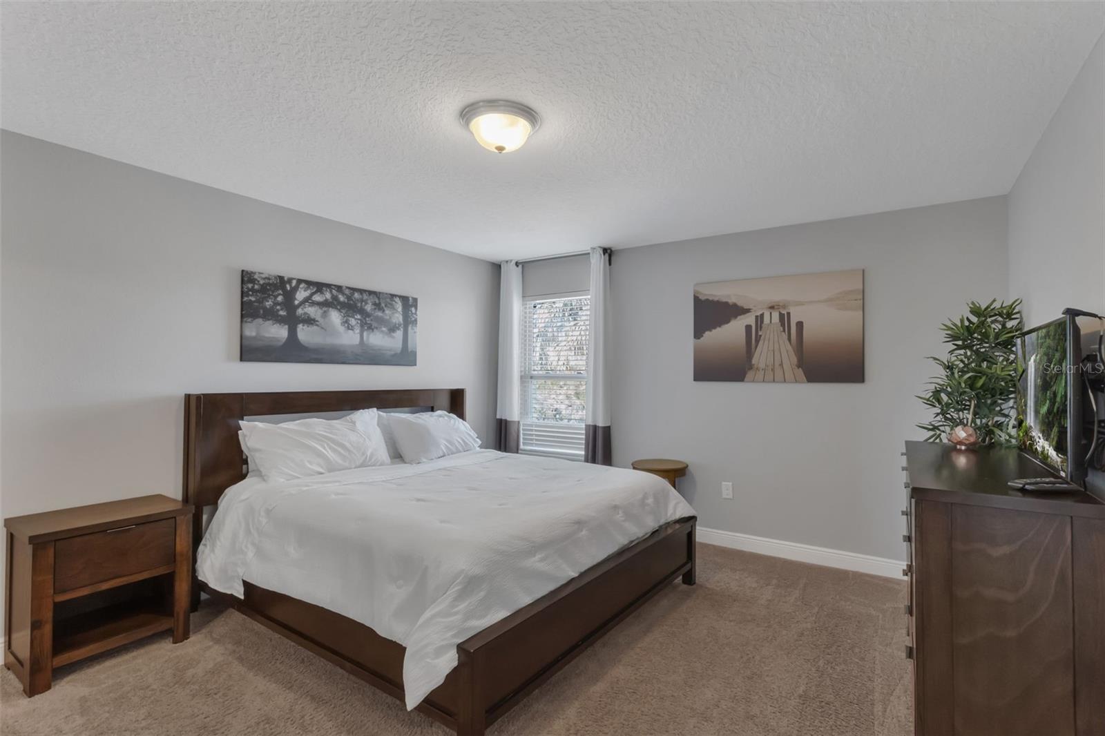 Image 19 of 45 For 4127 Oaktree Drive